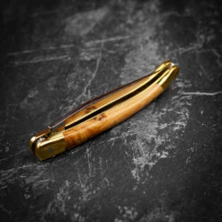 Forge De Laguiole Traditional Folding Knife, 9cm High Polish Finish, Brass Bolsters, Juniper Handle -Kitchen Knife Store 129ge juniperhandle 6