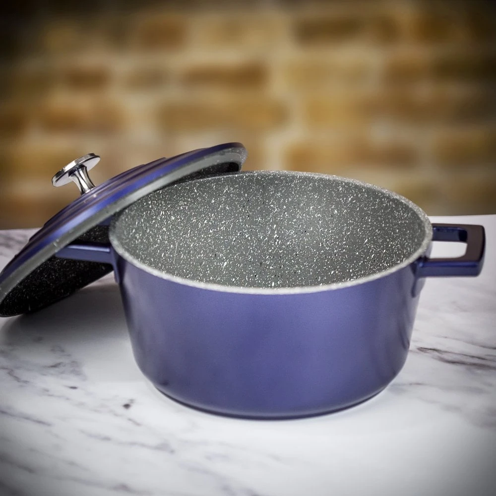 MasterClass Cast Aluminium 4 Litre Casserole Dish - Metallic Blue 3 MasterClass Cast Aluminium 4 Litre Casserole Dish - Metallic Blue
