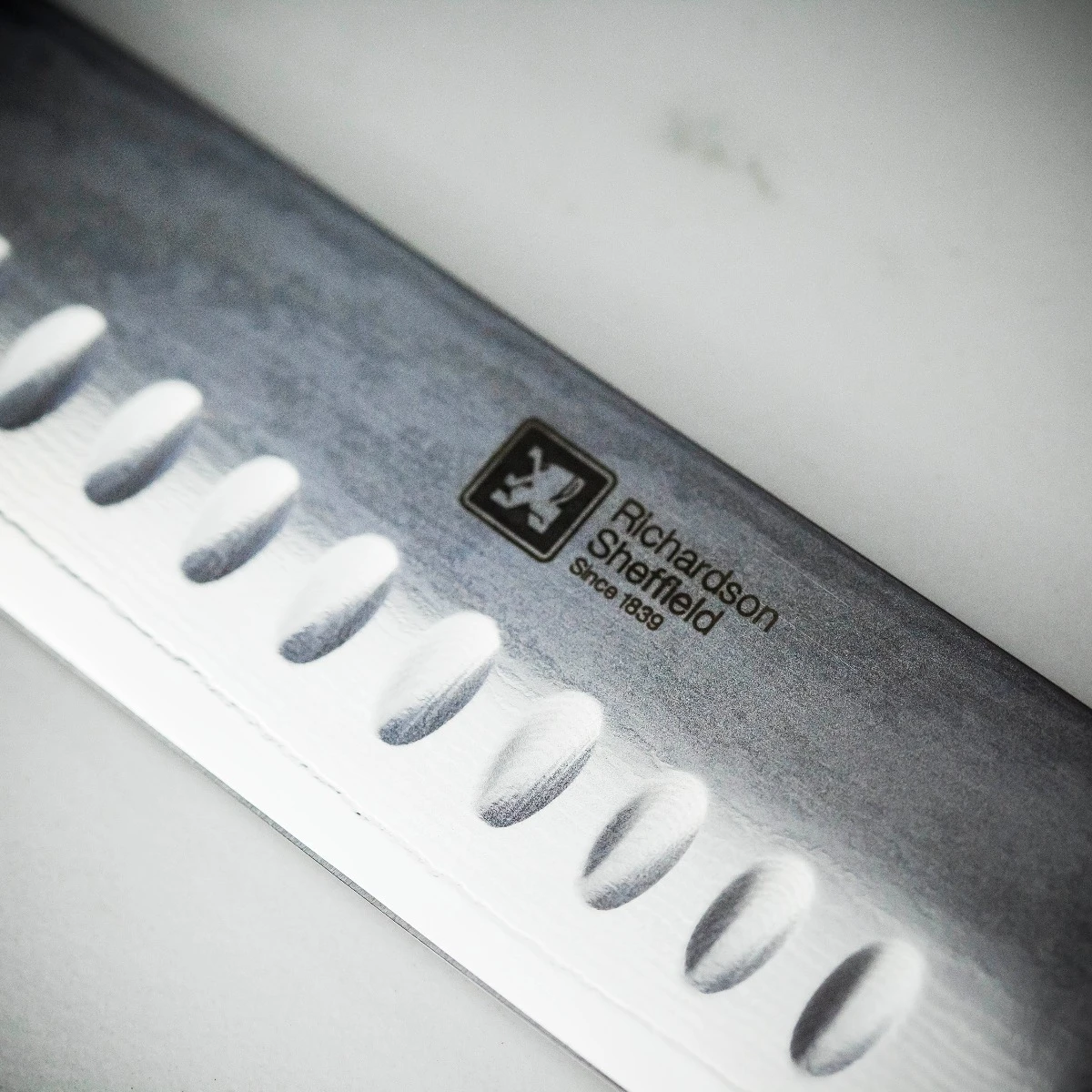 Richardson Sheffield Midori Damascus 17.5cm Santoku Knife 4 Richardson Sheffield Midori Damascus 17.5cm Santoku Knife - Image 2