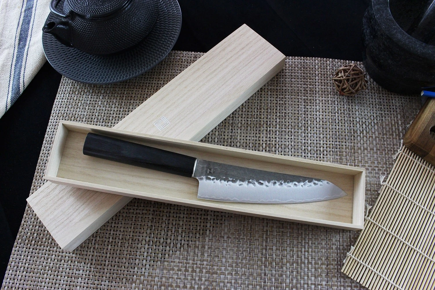 Shizu Hamono Yamato Hammered Santoku Knife 18cm 4 Shizu Hamono Yamato Hammered Santoku Knife 18cm - Image 2